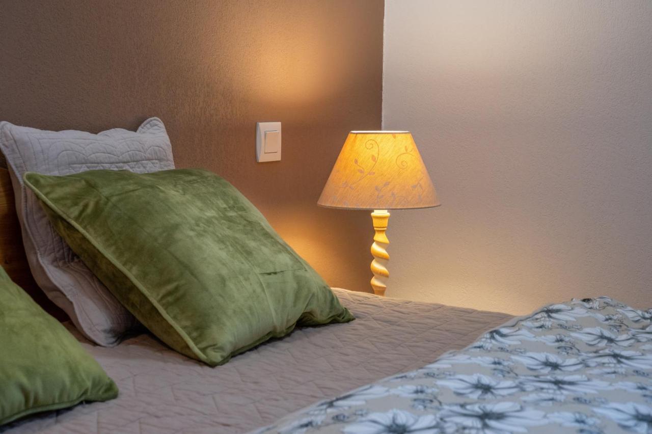 Appartement 6 Couchages Au Pied Des Pistes A Orcieres 2 Chambres, Balcon Et Parking Couvert المظهر الخارجي الصورة
